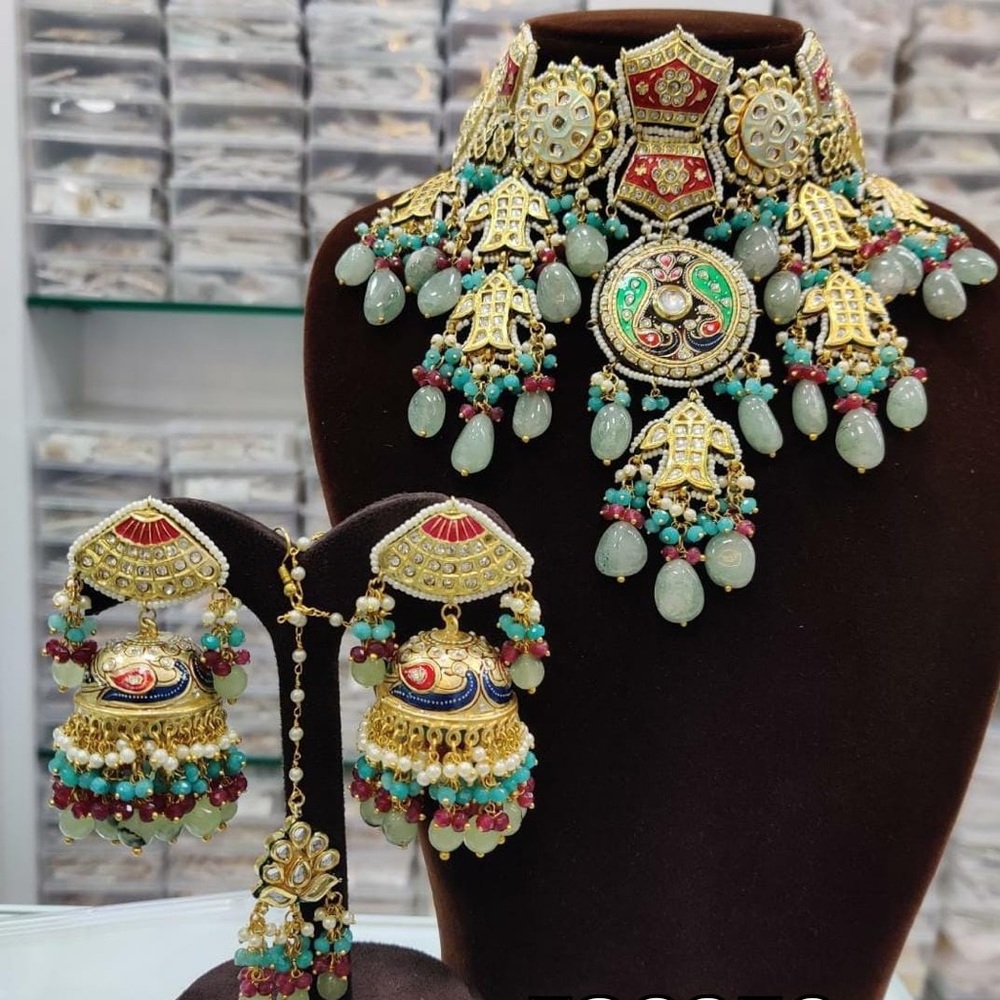 The peacock design choker set